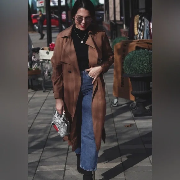 Le Chateau Brown Trench Coat size Small - Picture 3 of 9